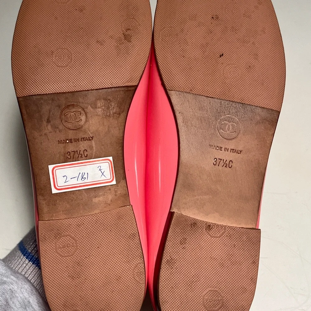 CHANEL Coral Pink Patent Leather Flats